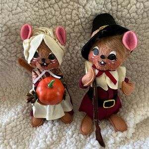Annalee Thanksgiving Pilgrim Mice with Pumpkin - Black, White, Orange, Brown